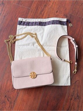 TORY BURCH Chelsea Pebble Leather Convertible Shoulder Bag - Pale Apricot
